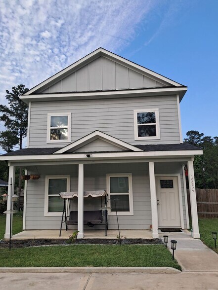 Building Photo - 15834 Beechnut Dr