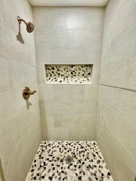 Building Photo - 10443 Califa St