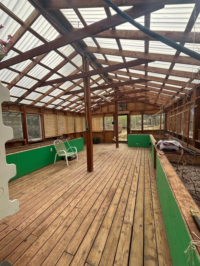 Building Photo - 2000 Steese Hwy