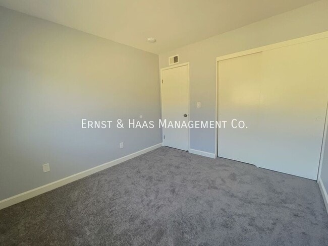 Building Photo - Now Leasing, Beautiful 2 Bed 1 Bath Condo ...