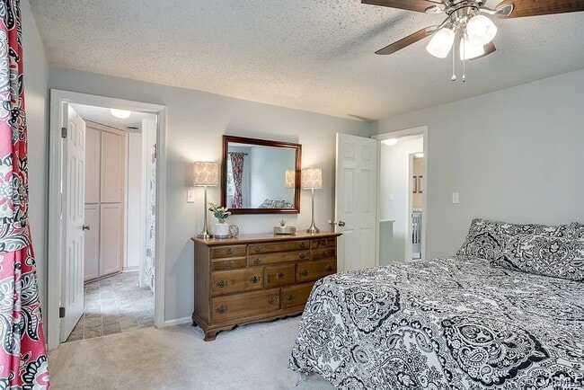 Building Photo - Queens Lace