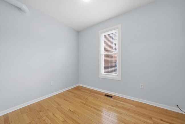 Building Photo - 2125 W 18th Pl