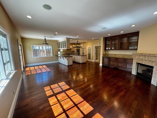Building Photo - 1046 Byerley Ave
