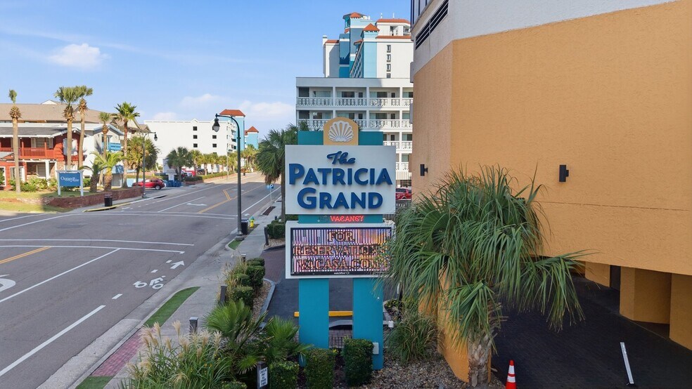 Building Photo - 2710 N Ocean Blvd