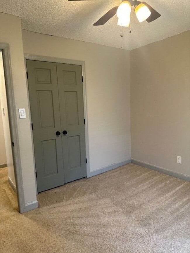 Building Photo - 3 Bed/2 Bath Home - Minutes from SJAFB, Sh...