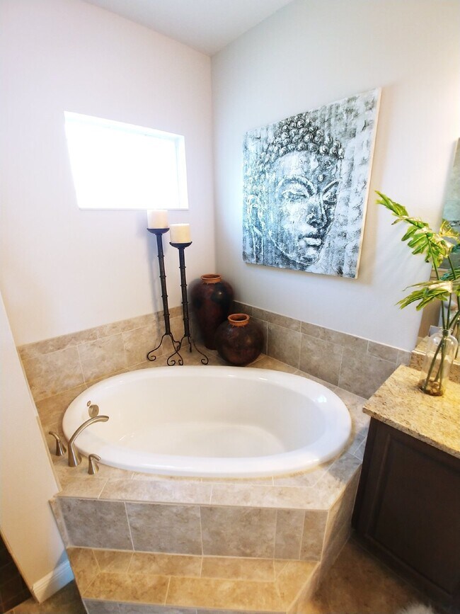 Building Photo - "Spacious 4 Bed, 3.5 Bath Rockledge Rental - Your Dream Home Awaits!"