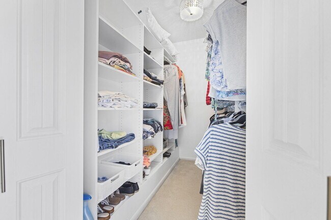 Building Photo - 5674 SE Riverboat Dr