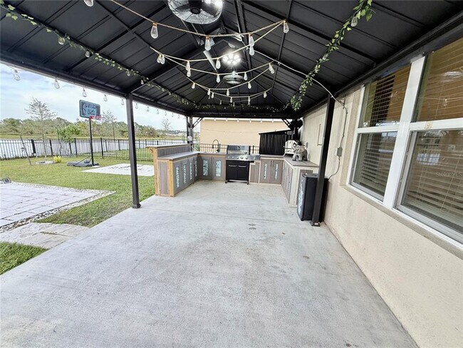 Building Photo - 2731 House Finch Rd