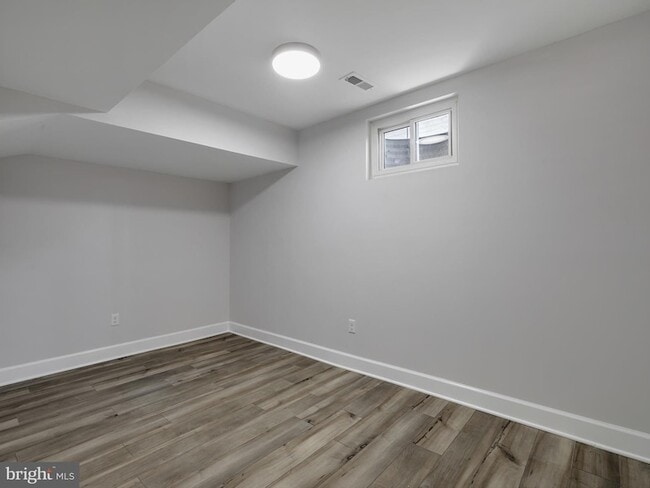 Building Photo - 4502 Elmwood Rd