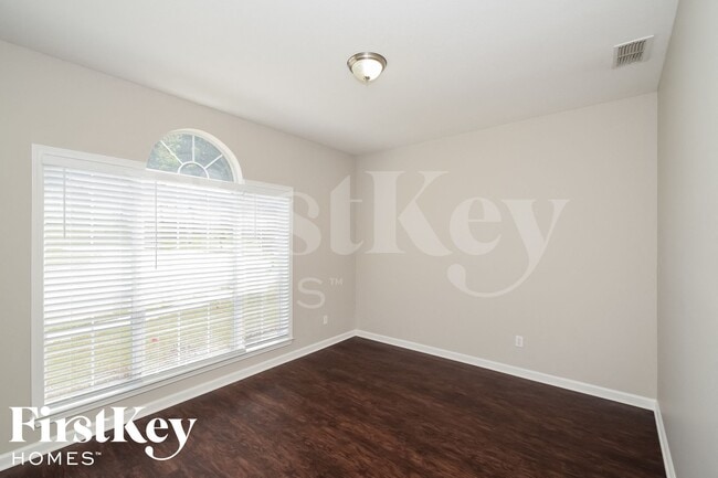 Building Photo - 5749 Marchester Cir