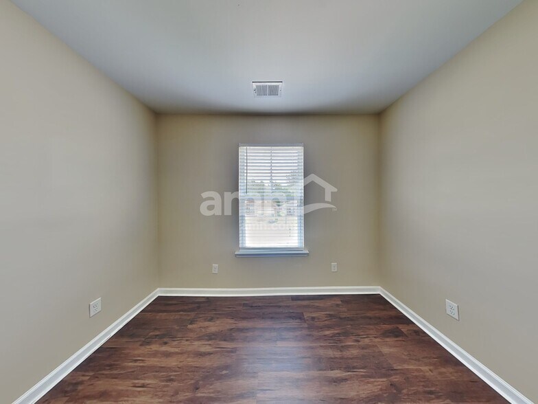 Building Photo - 60 Tranquil Pl