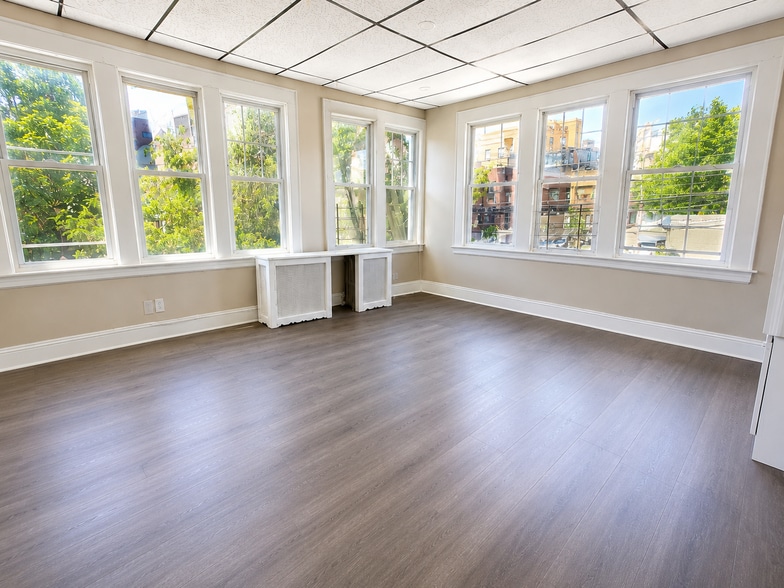 Unit 3 - 195 Lehigh Ave