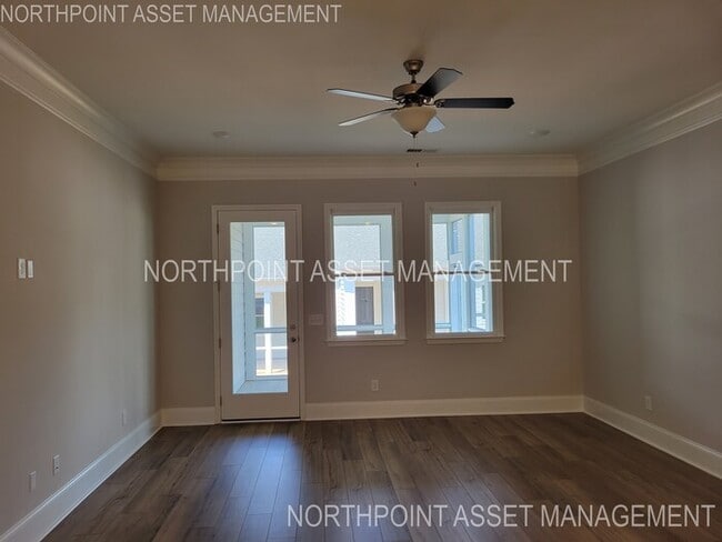 Building Photo - Gorgeous Luxury Townhome for Rent in Kenne...