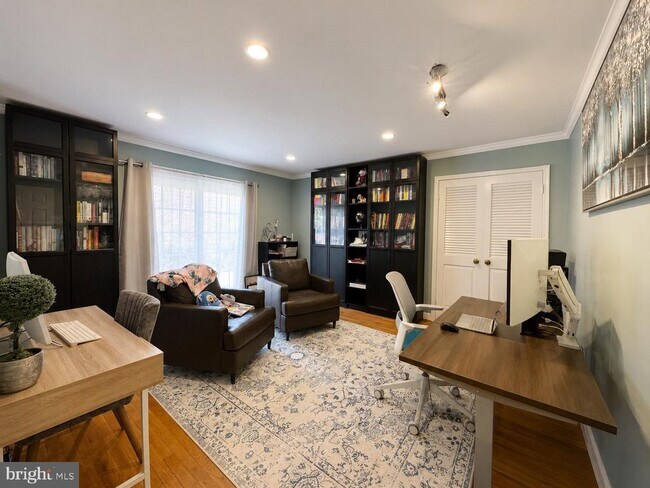 Building Photo - 7327 Yates Ct