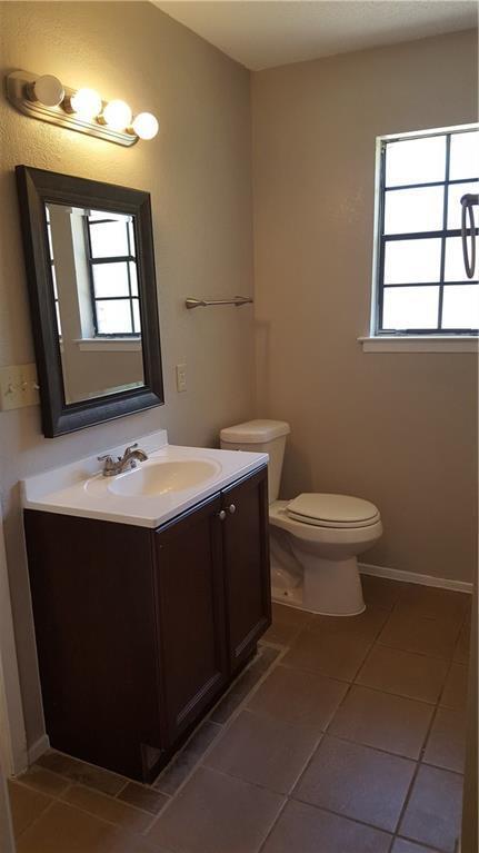 Building Photo - 507 Algerita Dr