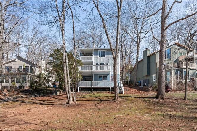 Building Photo - Room in House on Merry Oaks Trail