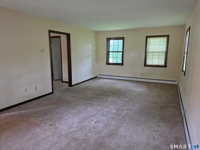 Building Photo - 8 Squire Ln