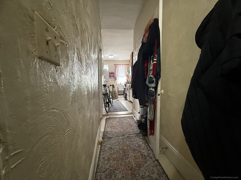 Building Photo - 14 S Huntington Ave