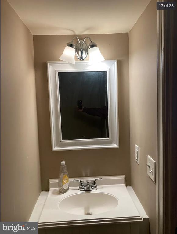 Building Photo - 341 Emmett St