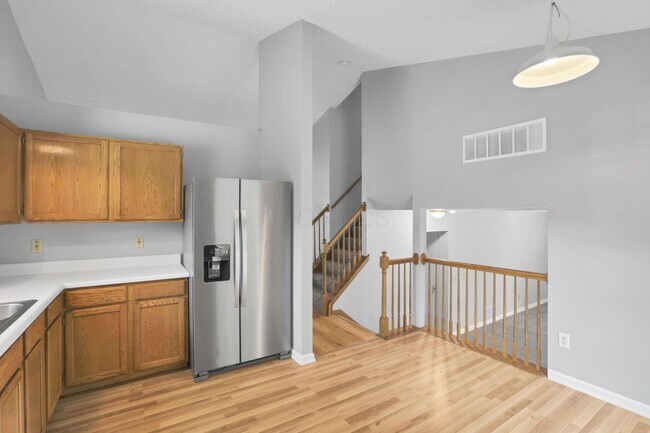 Building Photo - 933 Briaro St