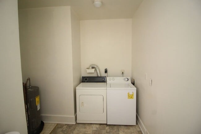 Building Photo - 2630 N Charles St