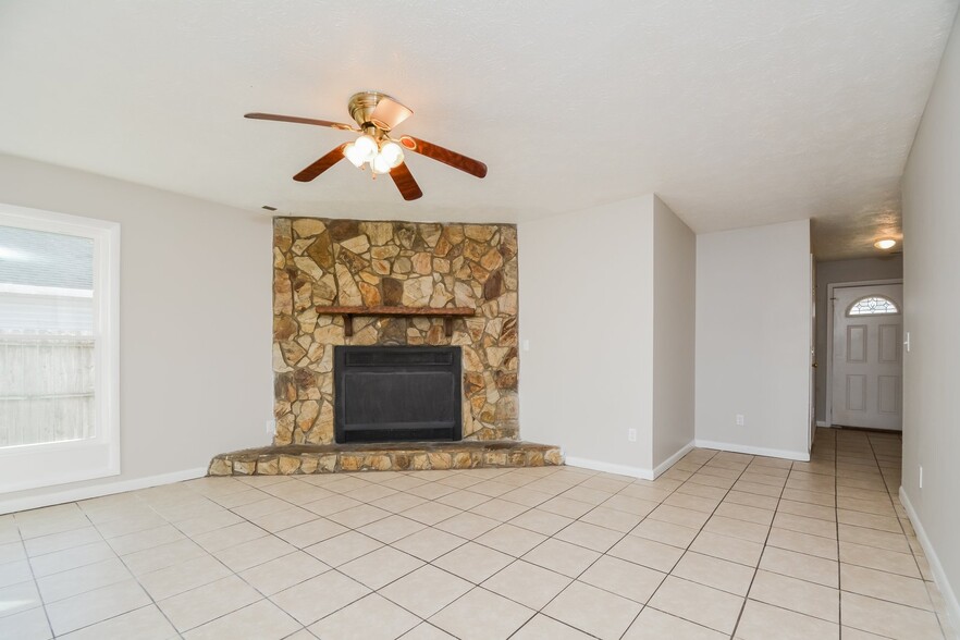 Building Photo - 1030 Bradley St