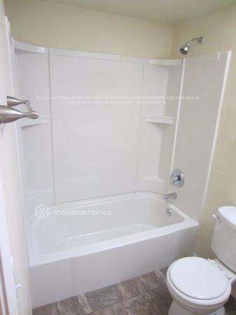 Building Photo - 1404 Springline Dr