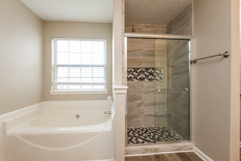 Building Photo - 204 Springbottom Dr SE