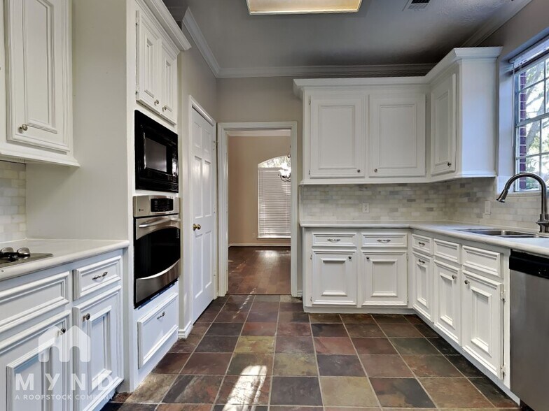 Building Photo - 14226 Reissen Ln