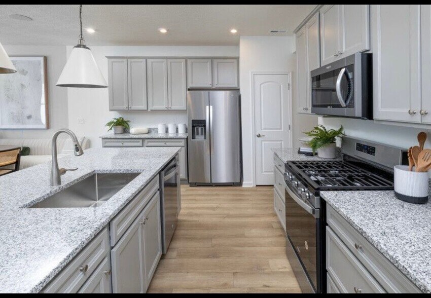 Building Photo - 3346 Abberley Dr