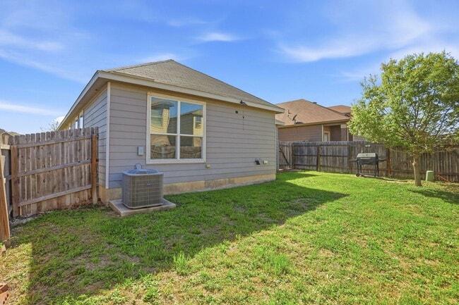 Building Photo - Single-Story Solar-Powered Home Near Braunig Lake – Comfortable & Convenient!