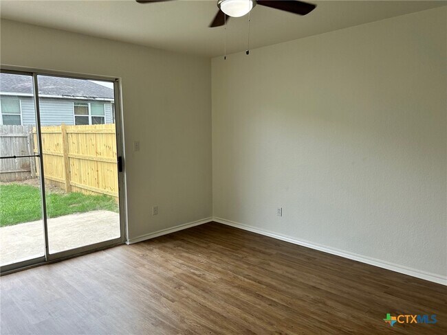 Building Photo - 3039 Pine Valley Dr