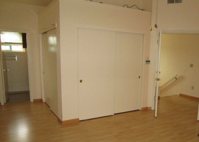 Building Photo - 614 Countryside Dr