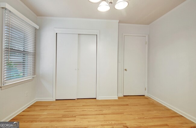 Building Photo - 500 Circle Dr