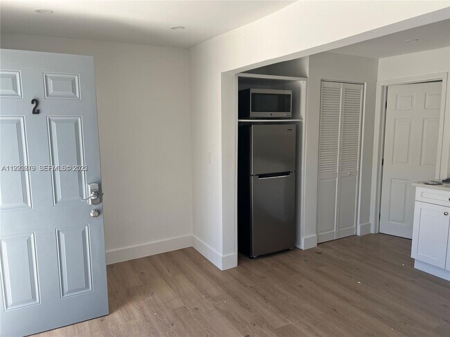 Building Photo - 5444 NW 5th Ave