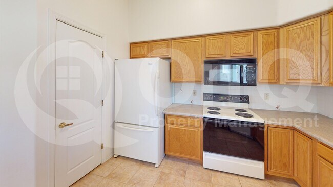 Building Photo - 137 E Calle Zavala