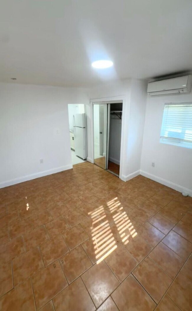 Building Photo - JKRK properties - 785