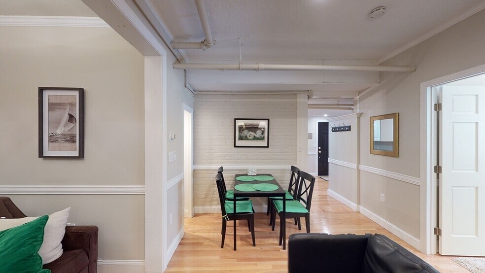 Building Photo - 290 Beacon St