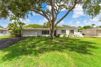 Building Photo - 9121 Ridgeland Dr