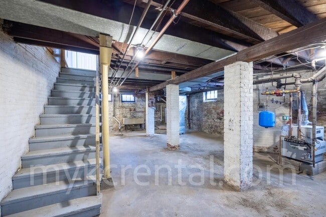 Building Photo - 17 S 17th St