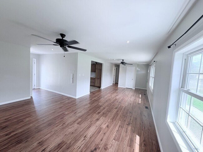 Building Photo - 109 Sheffield Rd