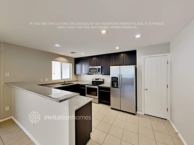 Building Photo - 932 S Sabino Dr