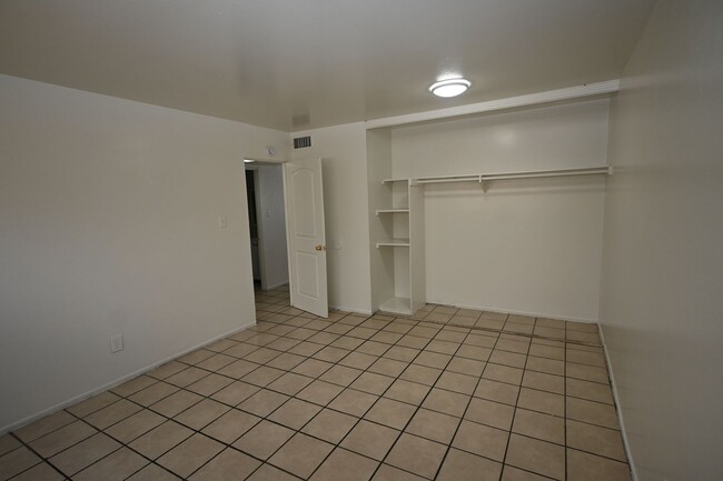 Building Photo - 6428 Casada Way