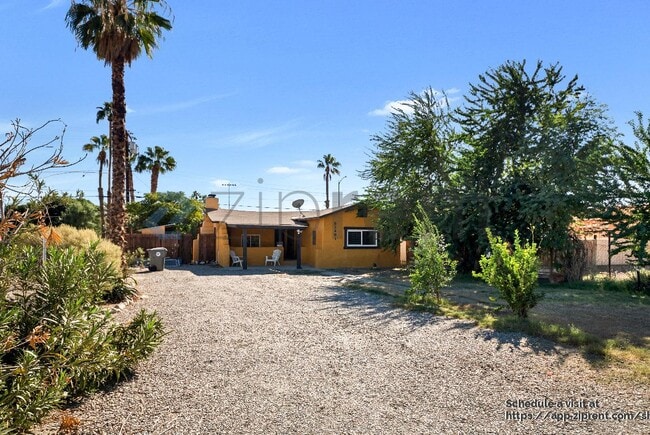 Primary Photo - 82481 Valencia Ave