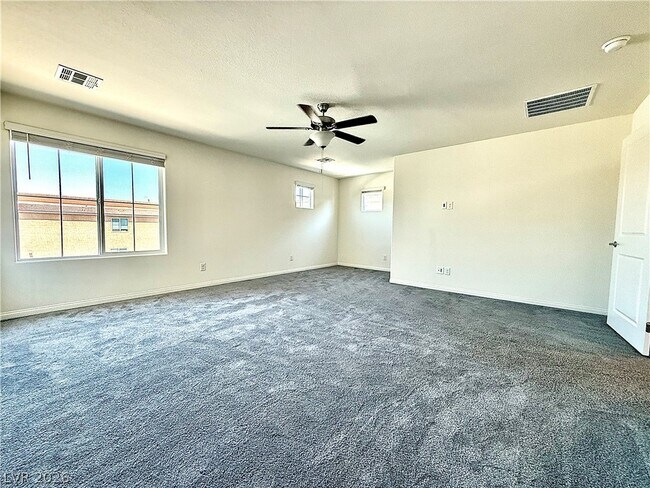 Building Photo - 1841 James Crk Dr