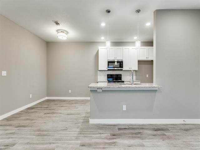 Building Photo - 3207 Karen St