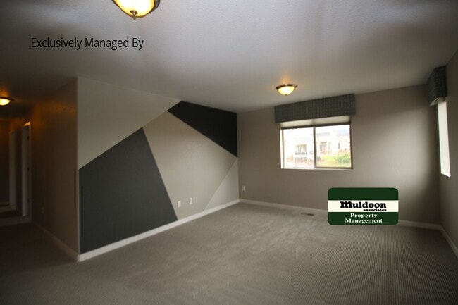 Building Photo - 2322 Pelican Bay Dr