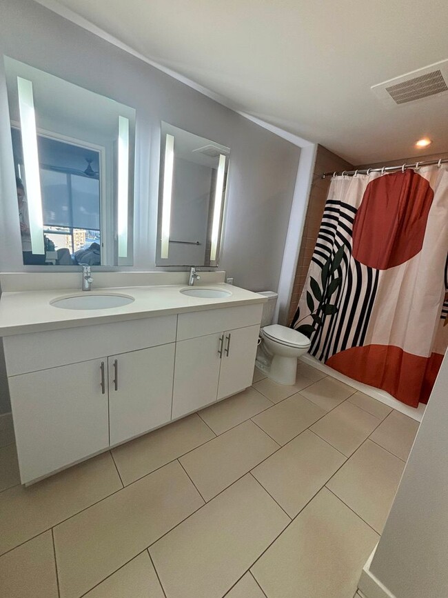 Building Photo - Symphony Honolulu - 2 Bedroom, 2 Bathroom,...