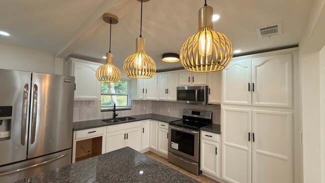 Building Photo - 5813 Tampico Rd