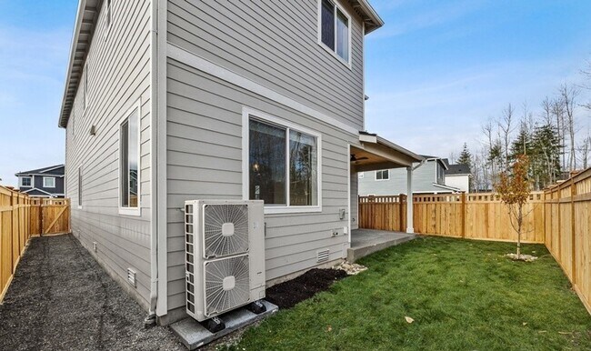 Building Photo - Gorgeous large 4 bedroom home in Tehaleh a...